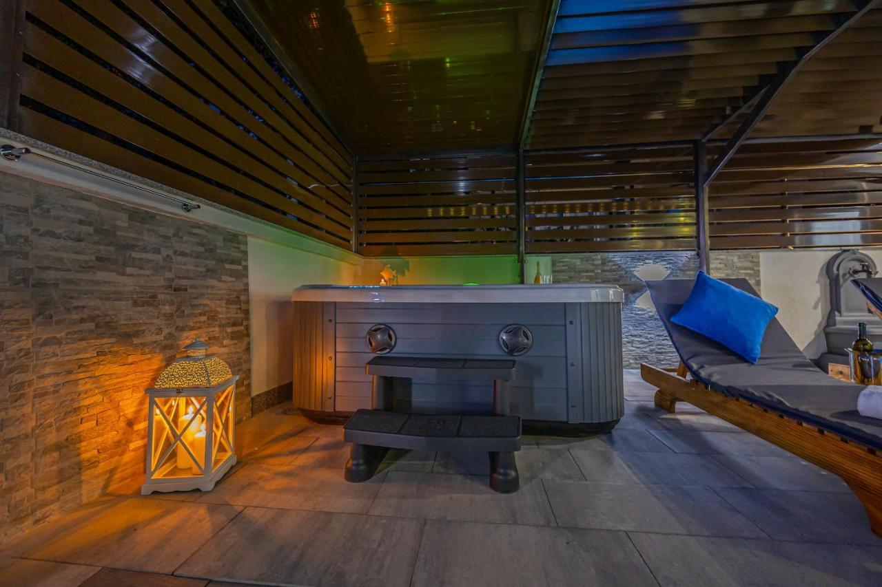 Apartman Dusak With Swimming Pool And Jacuzzi *